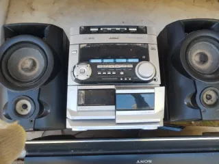 TV Sony Bravia y equipo de música rotos