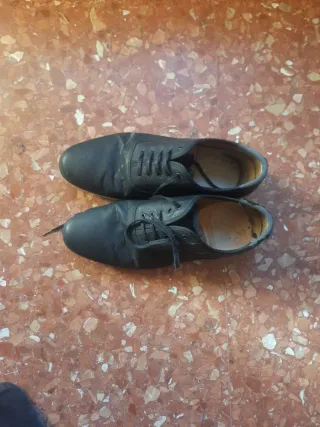 Zapatos Negros Punta de Pico