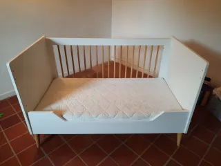 Cuna convertible Bopita blanco/natural + colchón