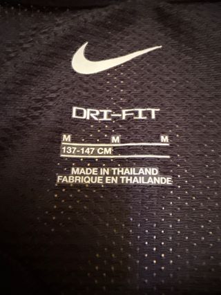 Camiseta deportiva Nike negra