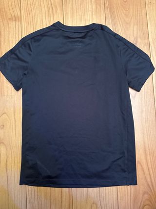 Camiseta deportiva Nike negra
