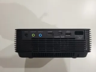 Proyector Acer Full HD B250I, con funda y mando