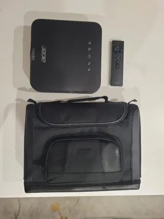 Proyector Acer Full HD B250I, con funda y mando