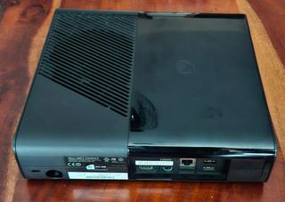 Consola Xbox 360 E 250 GB Mando Kinect y Juegos