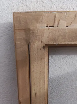 Marco de madera dorado