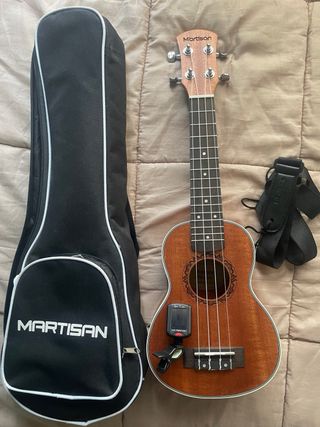 Ukelele Martisan + Kit en perfectas condiciones