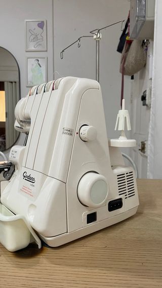 Remalladora Godeco Lock 1040 4 hilos