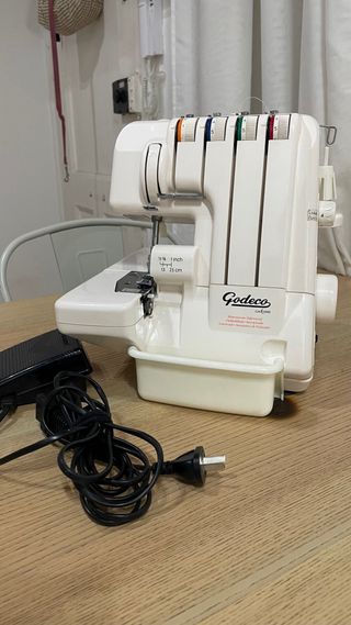 Remalladora Godeco Lock 1040 4 hilos