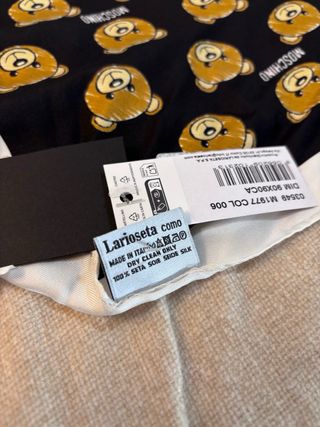 Fular Seda Moschino Ositos Marrón Negro