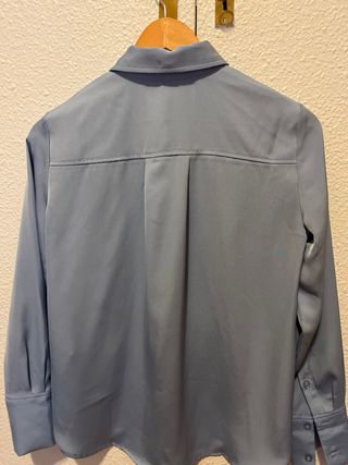 Camisa H&M azul cielo talla XS ancha, nueva.