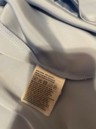 Camisa H&M azul cielo talla XS ancha, nueva.