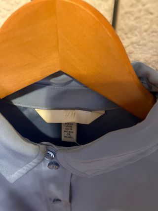 Camisa H&M azul cielo talla XS ancha, nueva.