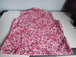 Blusa floral rosa talla L