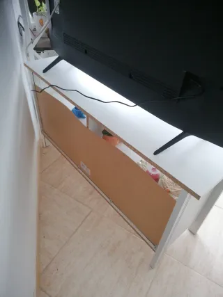 Mueble TV blanco madera Ikea 120L x 36 A x 62 alto