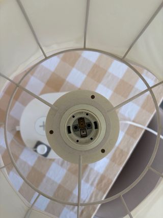 Lámpara IKEA con carga inalámbrica