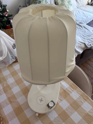 Lámpara IKEA con carga inalámbrica