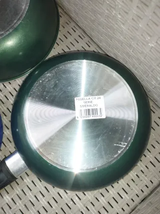 3 padelle antiaderenti con difetti