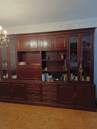 Mueble mural de madera y cristal.regalo mesa y sil