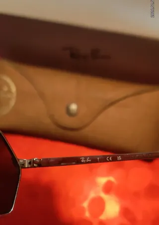 Ray-Ban RB 3728 YEVI 92136V Occhiali da Sole Unise