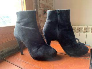 Botines de tacón negros