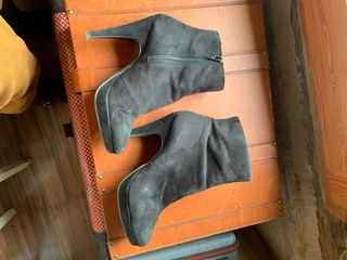 Botines de tacón negros