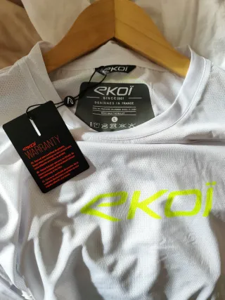 Camiseta Ekoi manga larga deportiva