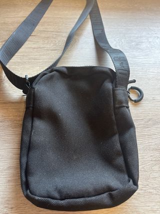 Riñonera Nike Air Jordan Negra y Dorada