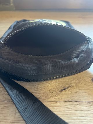 Riñonera Nike Air Jordan Negra y Dorada