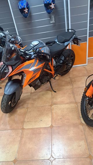 KTM 1290 Super Duke GT