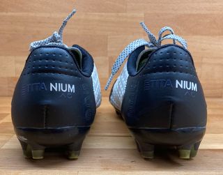 Botas Fútbol Décimas Titanium Talla 36