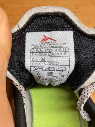 Botas Fútbol Décimas Titanium Talla 36