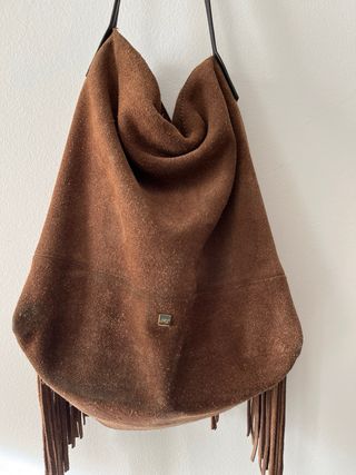 Bolso de piel con flecos