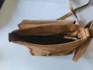 Bolso de ante pequeño