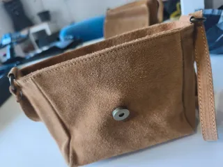 Bolso de ante pequeño