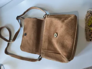 Bolso de ante pequeño