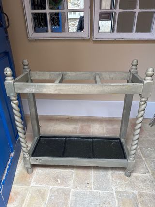 Paragüero antiguo de roble pintado