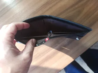 Cartera de hombre DE/SOLAR negra