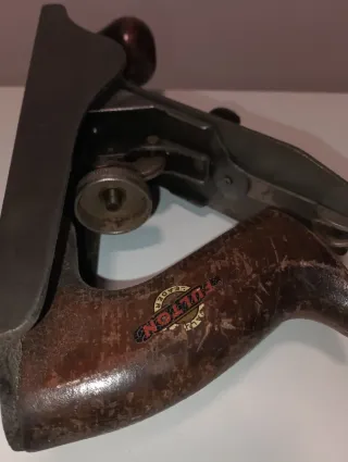 Cepillo de carpintero antiguo