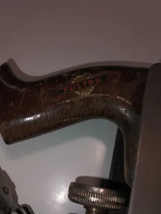 Cepillo de carpintero antiguo