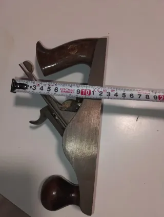 Cepillo de carpintero antiguo
