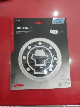 Protezione Tappo Serbatoio Moto Suzuki Lampa