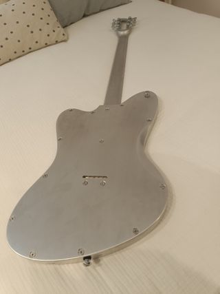 Guitarra Baguley barítono de aluminio