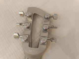 Guitarra Baguley barítono de aluminio