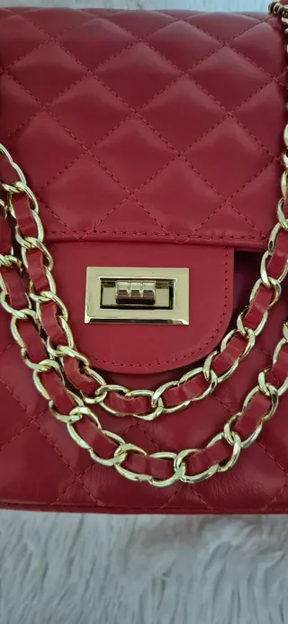 Borsa a mano rossa trapuntata