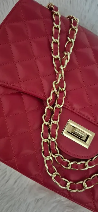 Borsa a mano rossa trapuntata