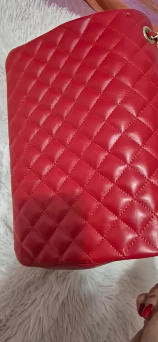 Borsa a mano rossa trapuntata