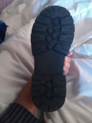 Zapatos negros charol con cadena