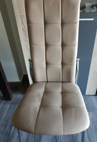 Mesa extensible y 4 sillas