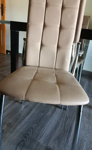 Mesa extensible y 4 sillas