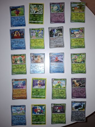 Mazzo 20 carte Pokemon ITA holo reverse assortite